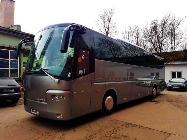 wynajem autobusów na śluby i wesela przód autobusu